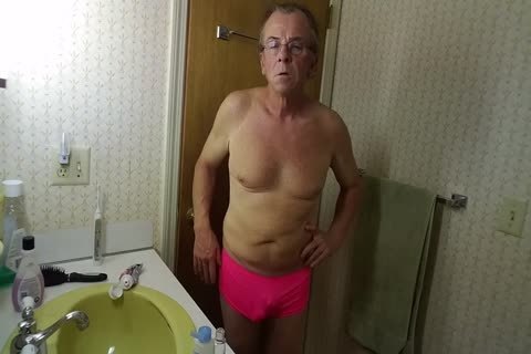 Sissy Robert Bryans Daily Massaging Of his nuts!!!