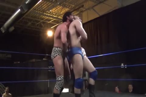 juicy Wrestling men: Reeves Vs Vine