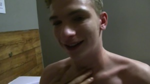 A super sexy blond lad nails in jacuzzi