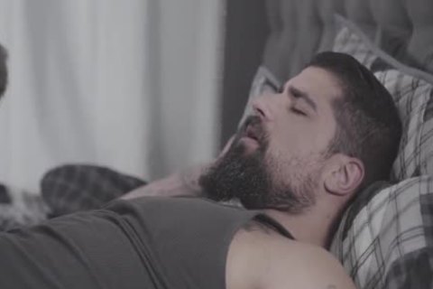 Muscle hunk bareback seduce