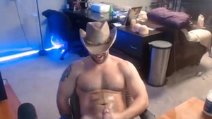 Texan nasty guy Moving His big arse And stroking With His Hard penis In Live