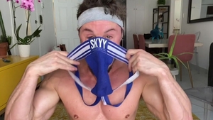 Falcon Studios: Bodybuilder Skyy Knox fun with toys sex tape