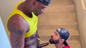 Vitor Guedes Fudendo Com O Dotado Da Academia