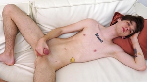 BoyFun: Caucasian Ben next to Ben Kiss cumshot