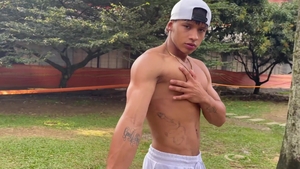 East Boys: Athletic colombian gay cumshot at casting