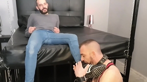 MachoFactory.com - Delicious gets hardcore sex