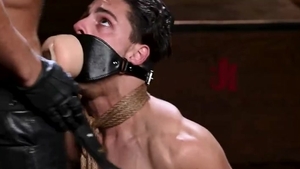 Kinky latino hunk gets a buzz out of ramming hard