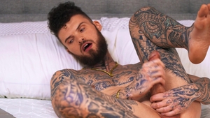 Men: Peeping Tom Meets Gooner